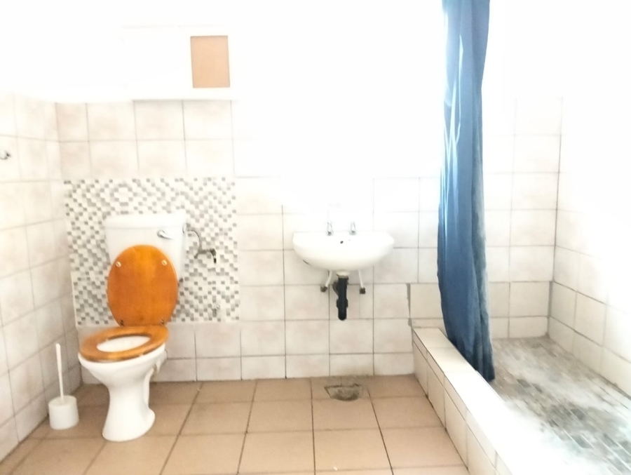 16 Bedroom Property for Sale in Universitas Free State